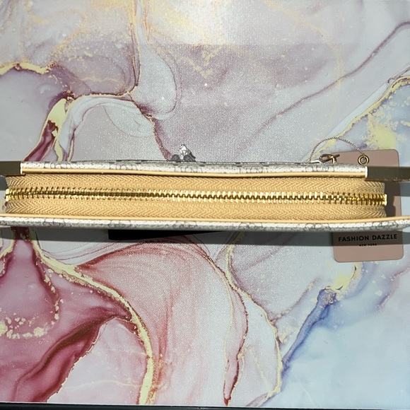 ❌SOLD❌Fashion Dazzle New York Zip Around Wallet-8.5Wx4Hin - Picture 6 of 15